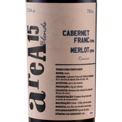 areA15 Vinho Tinto Seco Blend Cabernet Franc/Merlot 750ml